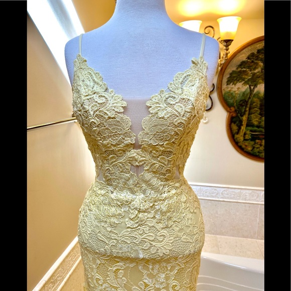 NWT La Femme Gorgeous Pale Yellow Sexy Rhinestone Encrusted Lace Hi Slit Gown 4 - Picture 12 of 15